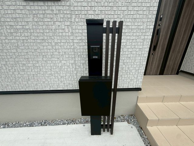 ★★南城市玉城親慶原-1号棟（全2棟）の玄関|収納もある玄関です