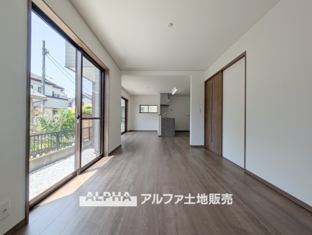 東京都小平市大沼町5丁目の居間・リビング|【light a living】
◆明るいリビング◆にペイントして君との時間を有意義に過ごしたい。ここでの暮らしは僕たちにとって宝物になる。