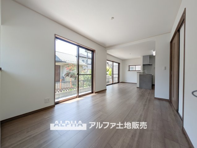 東京都小平市大沼町5丁目の居間・リビング|【Cherish the time】
◆君との時間は◆リビングで、食卓で、寝室で、どこにいても楽しめる。居心地の良い空間の中で質のいい安らぎを求めたい。