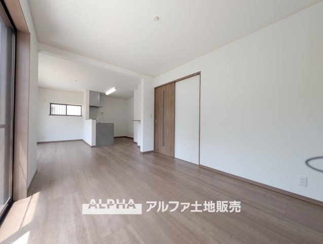 東京都小平市大沼町5丁目の居間・リビング|【full space】
◆気軽に人を招ける◆ゆったりとした住空間に手のぬくもりを感じれるような温かい住まい。そんな環境で暮らしていくうちに僕たちも変わって行く。