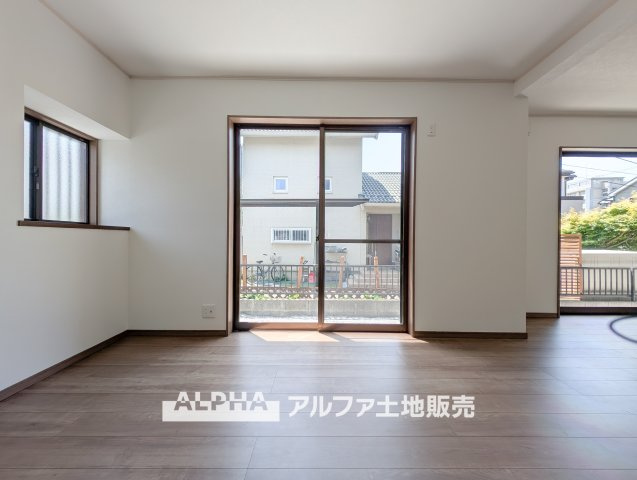 東京都小平市大沼町5丁目の居間・リビング|【A home found by chance】
◆偶然見つけた物件で◆思わぬ空間を手に入れたい。愛を育み、人と出会い、新たな命に恵まれる。そんな未来を創造してぬくもりのある住空間を君と共有したい。