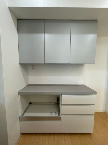 ピアッツァレント今井町のキッチン|大容量のキッチンバックセット付き