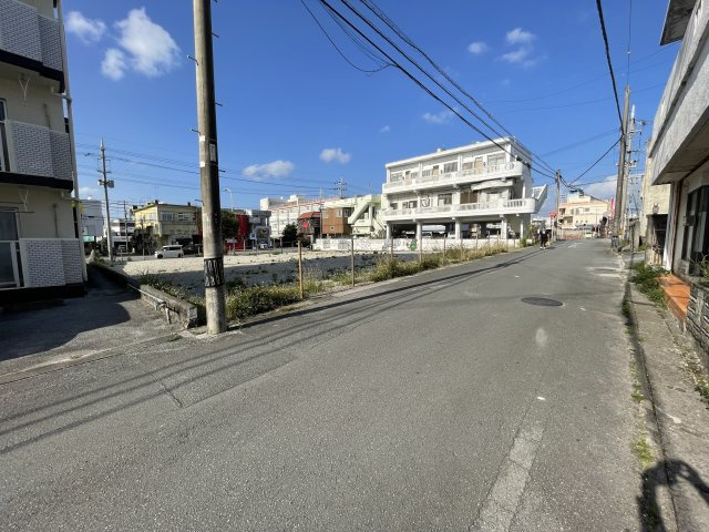 【売地】うるま市宮里の前面道路含む現地写真
