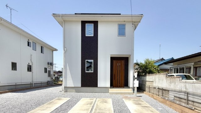 【中古戸建】伊勢崎市境栄の外観|■外観｜閑静な住宅街で始める新しい暮らし♪開放的な毎日をあなたへ(^^♪
