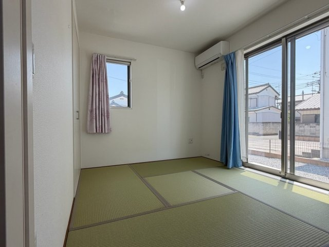 【中古戸建】伊勢崎市境栄の和室|■1階和室｜和室でしか味わえない畳ならではの香りや素材で和のやすらぎを感じてください♪休日はお子様とお昼寝するのにも最適です！