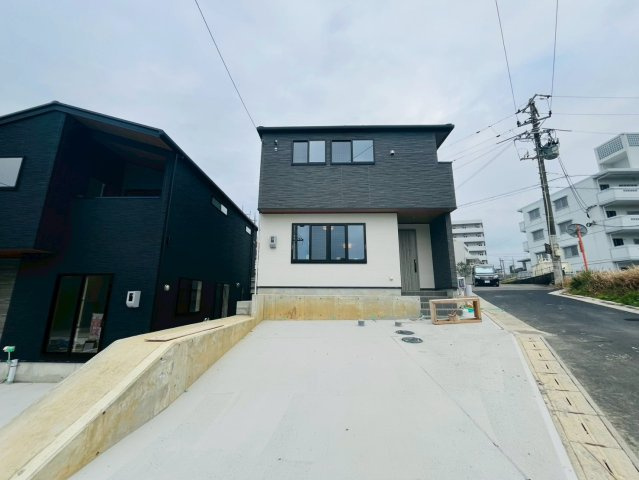 ♪沖縄市登川-5号棟（全5邸）の外観