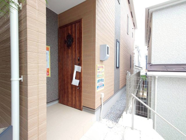 ＋＋うるま市江洲－F号棟（全１０棟）の玄関