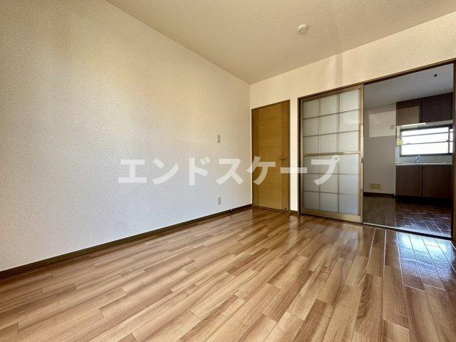 アルエート中居Ａ棟の居間・リビング|高崎、前橋のお部屋探しはエンドスケープまで！お客様の理想お聞かせ下さい♪