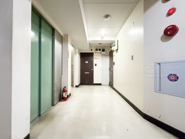【その他共用部分】 | サンハイツ中野 | マンションの共用廊下です。きれいに清掃されています。周囲のお部屋の様子も、ぜひ伺ってみてください。～即日のご見学可能～　お問合せはお気軽にどうぞ。

