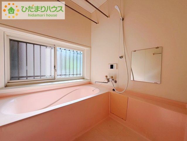 いわき市平下荒川鶴ケ町43-3　中古戸建の浴室|清潔感のある浴室はゆったり浸かれて日頃の忙しさから解放してくれます(^^♪