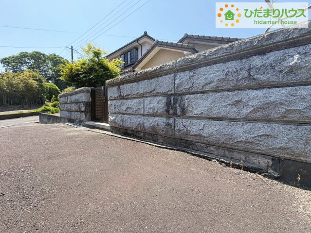 いわき市平下荒川鶴ケ町43-3　中古戸建の駐車場|ご家族でお車に乗る方に！駐車場2台分あります！