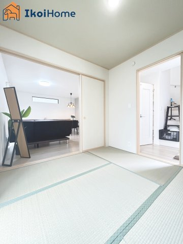 神戸市垂水区桃山台2丁目　新築戸建の内装|【ホームページに現地動画掲載中】●年中無休：当日予約可●和室があると一休みする空間ができ便利です。