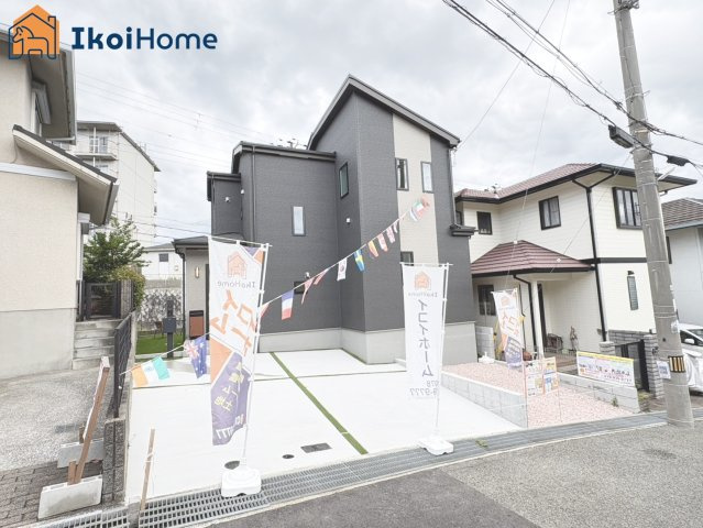 神戸市垂水区桃山台2丁目　新築戸建の駐車場|【ホームページに現地動画掲載中】●年中無休：当日予約可●駐車スペース3台可！来客時も安心です！