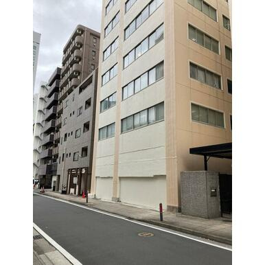 東信ビルの外観
