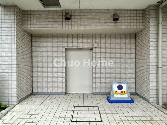 クレヴィア住吉の駐輪場|【自転車置き場】最新の空き状況や費用などの詳細は担当スタッフまでお問い合わせください。