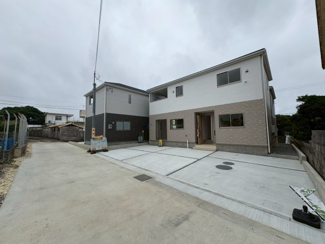 ♥♥糸満市南波平第２－①号棟（全４棟）の前面道路含む現地写真|前面道路含む現地写真です