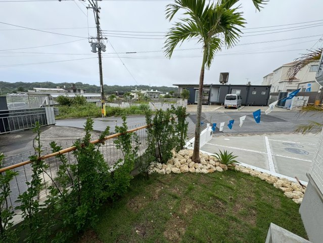 ＋＋八重瀬町安里－C号棟（全３棟）の庭|お庭で自由な時間を過ごせます