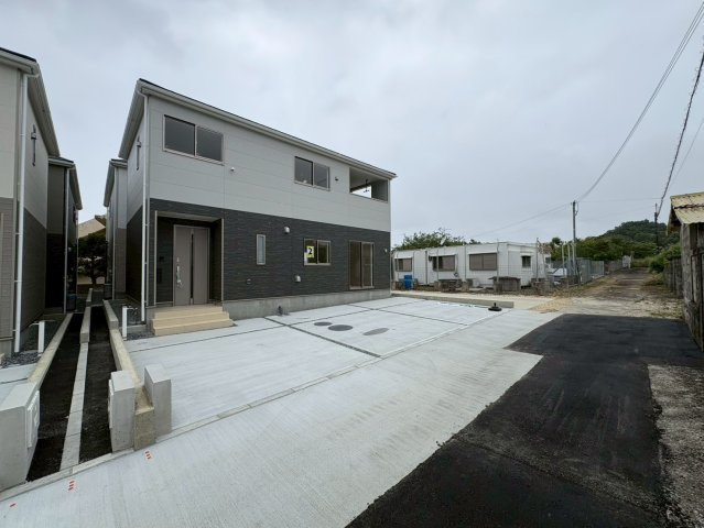 ♥♥糸満市南波平第２－②号棟（全４棟）の駐車場|駐車場があるので、車を買う予定の方も安心です