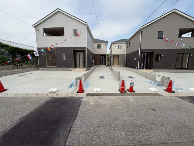 ♥♥糸満市福地第2－②号棟（全4棟）の前面道路含む現地写真