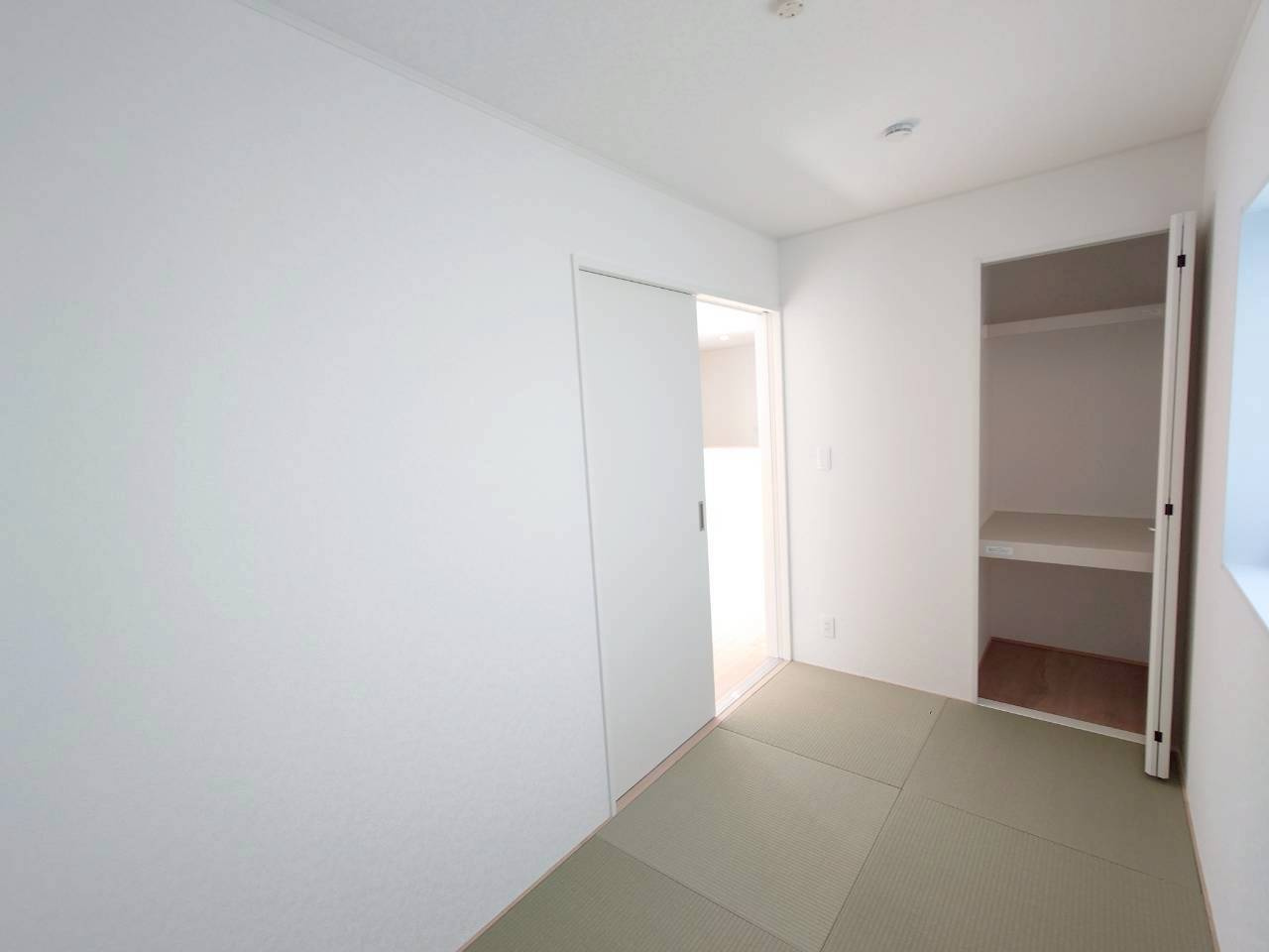 ♥♥うるま市与那城屋慶名第6-4号棟（全4棟）の和室|趣のある和室です