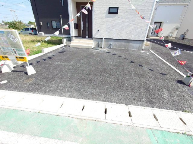 ♥♥うるま市与那城屋慶名第6-4号棟（全4棟）の駐車場|駐車場があるので、車を買う予定の方も安心です