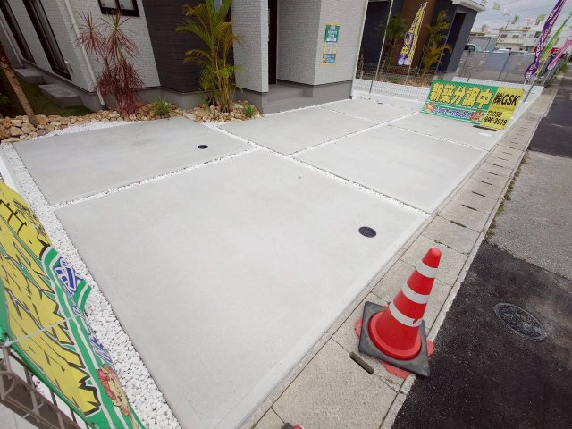 ＋＋うるま市江洲－G号棟（全１０棟）の駐車場