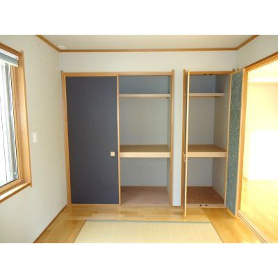 上村貸家の収納