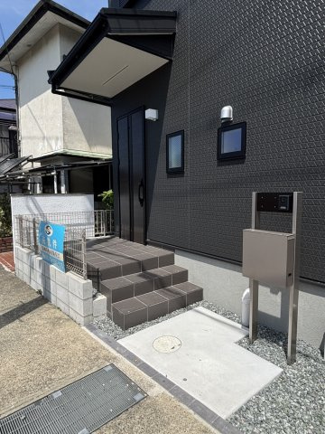 藤井寺市藤ケ丘3丁目　戸建の玄関