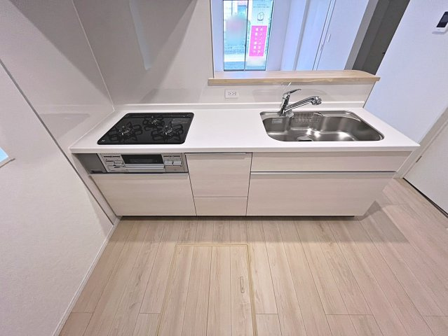 新築戸建・新築建売　桑折町東大隅第2　醸芳小・醸芳中のキッチン|キッチンはカウンターになっているのでリビング全体を見渡すことができます！