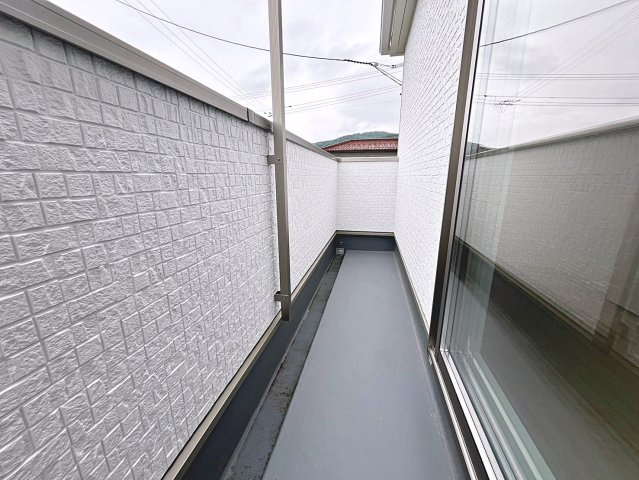 新築戸建・新築建売　桑折町東大隅第2　醸芳小・醸芳中のバルコニー|広々としたバルコニーはお洗濯物干しもしやすいです！