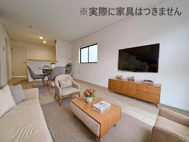 新築戸建・新築建売　桑折町東大隅第2　醸芳小・醸芳中の居間・リビング|画像はバーチャルホームステージングの加工による演出で、実際の家具は付きません。