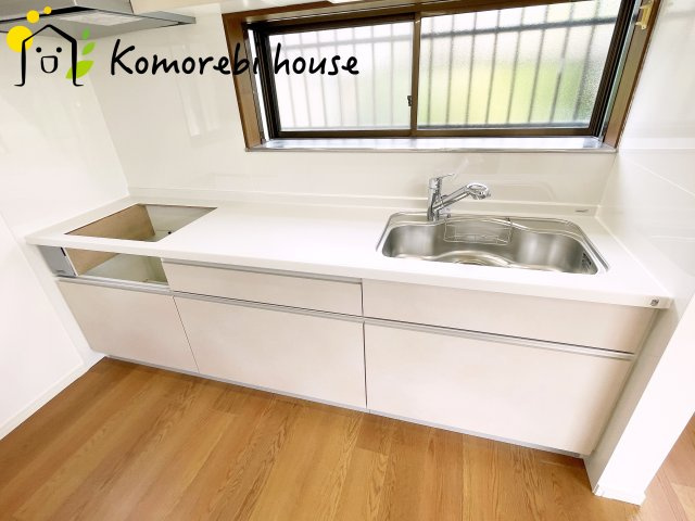 上尾市上野本郷　中古戸建のキッチン|コンパクトなキッチンで掃除もラクラク