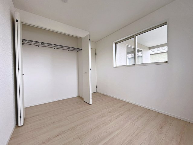 新築戸建・新築建売　桑折町東大隅第2　醸芳小・醸芳中の洋室|全居室収納完備！収納が多いとお部屋もスッキリします！
