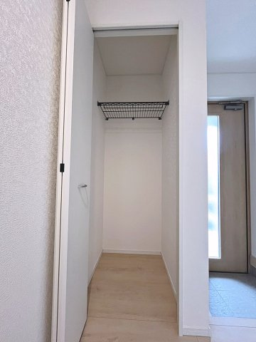 新築戸建・新築建売　桑折町東大隅第2　醸芳小・醸芳中の収納|便利な廊下収納！日用品の保管やお掃除道具入れに最適です！