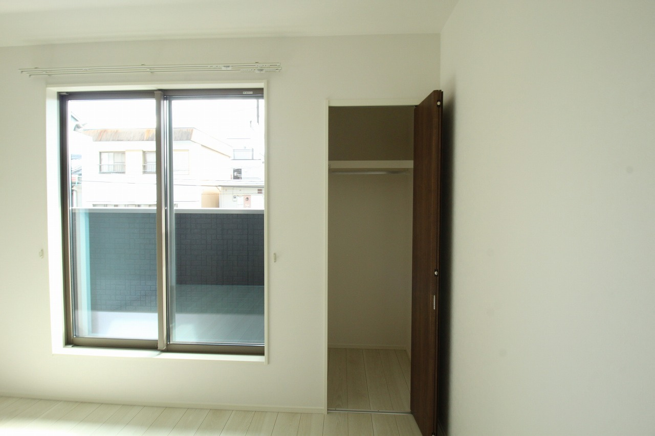 高知市百石町3丁目　新築戸建　⑪の洋室|2Ｆ　南の部屋　6.7帖+CL×2＋バルコニー