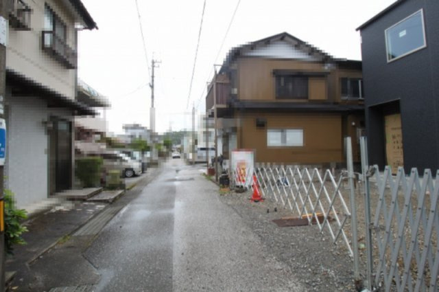 【特別価格　８月末まで】高知市百石町3丁目　新築戸建　⑪の前面道路含む現地写真|南側　公道　3.5ｍ　接面　7.8ｍ