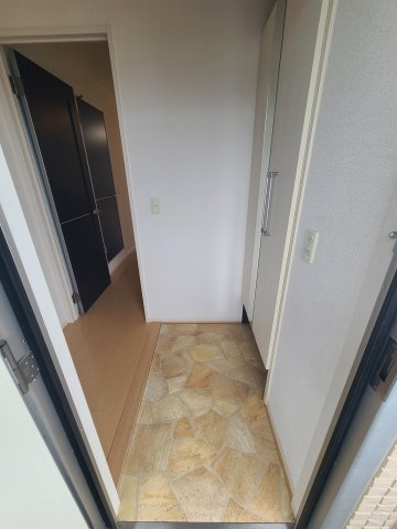 パインフィールドの玄関