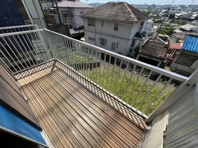 東板持町貸家のバルコニー