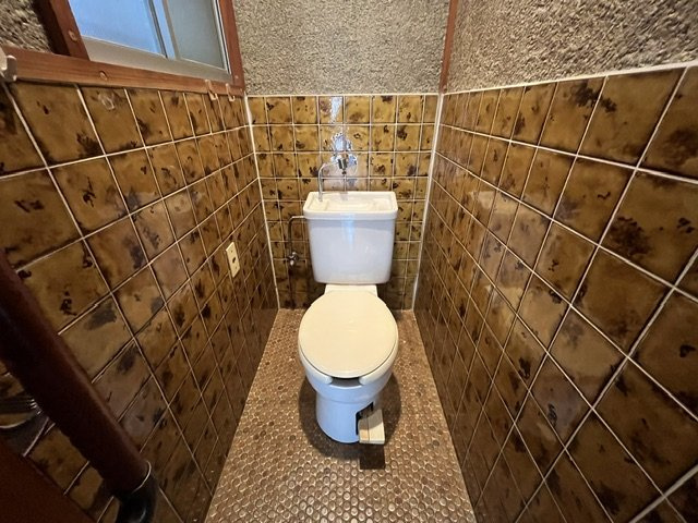 東板持町貸家のトイレ