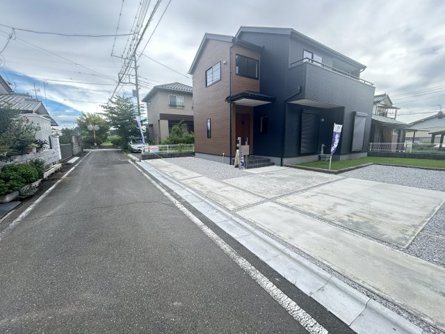 新築　高崎市金古町第11　Livele Garden.S　1号棟の前面道路含む現地写真|現地写真　西側接道幅員約4.2ｍ