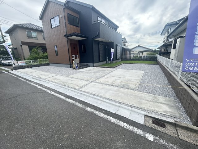 新築　高崎市金古町第11　Livele Garden.S　1号棟の駐車場|現地写真　駐車スペースは並列2台分可能です！
