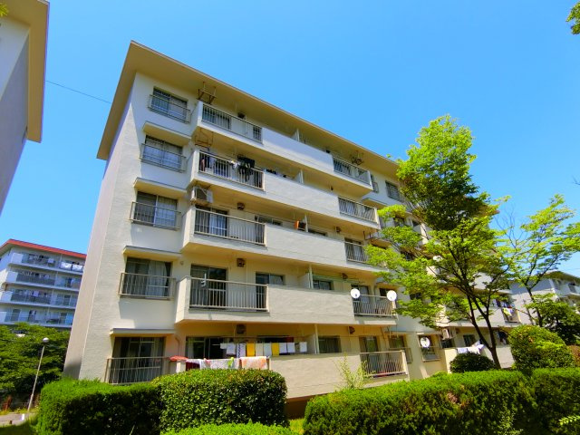 公団狭山住宅5号棟の外観