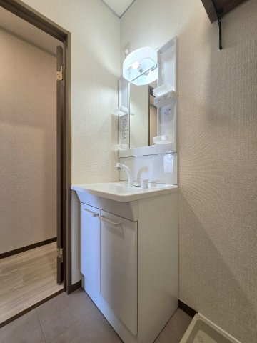 TwinHouse Aの独立洗面台