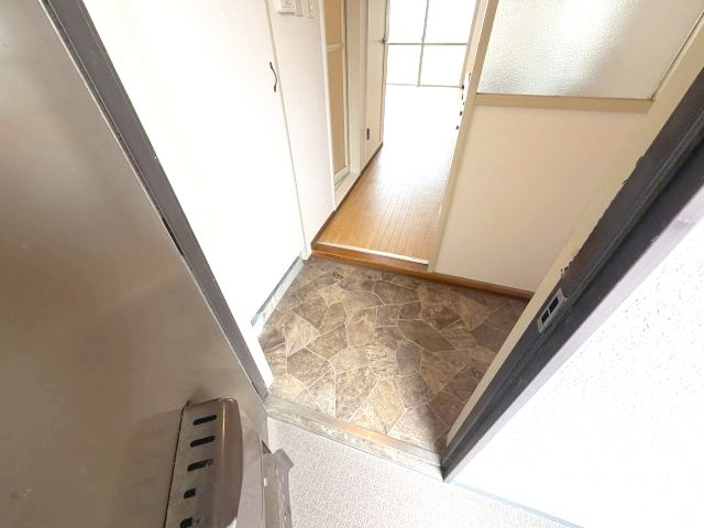 【玄関】 | シャンブル岡本