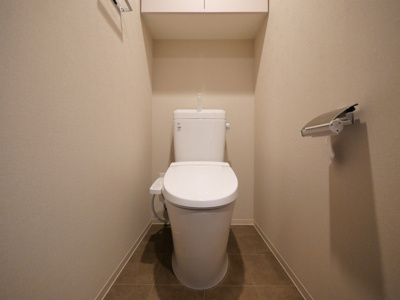 【トイレ】 | ザ・パークハビオ谷町六丁目テラス | 落ち着いた色調のトイレです