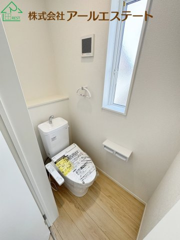 加古郡稲美町六分一 第9　　新築戸建のトイレ