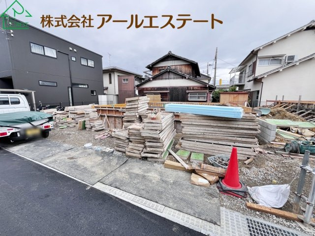 加古郡稲美町六分一 第9　　新築戸建の前面道路含む現地写真