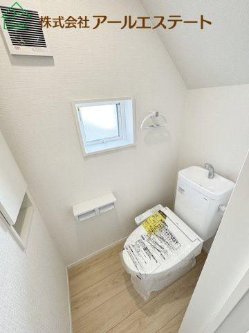 加古郡稲美町六分一 第9　　新築戸建のトイレ