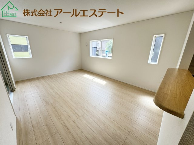 加古郡稲美町六分一 第9　　新築戸建の居間・リビング