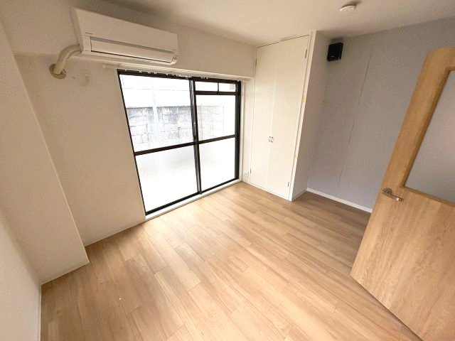 ジュネス本山の居間・リビング